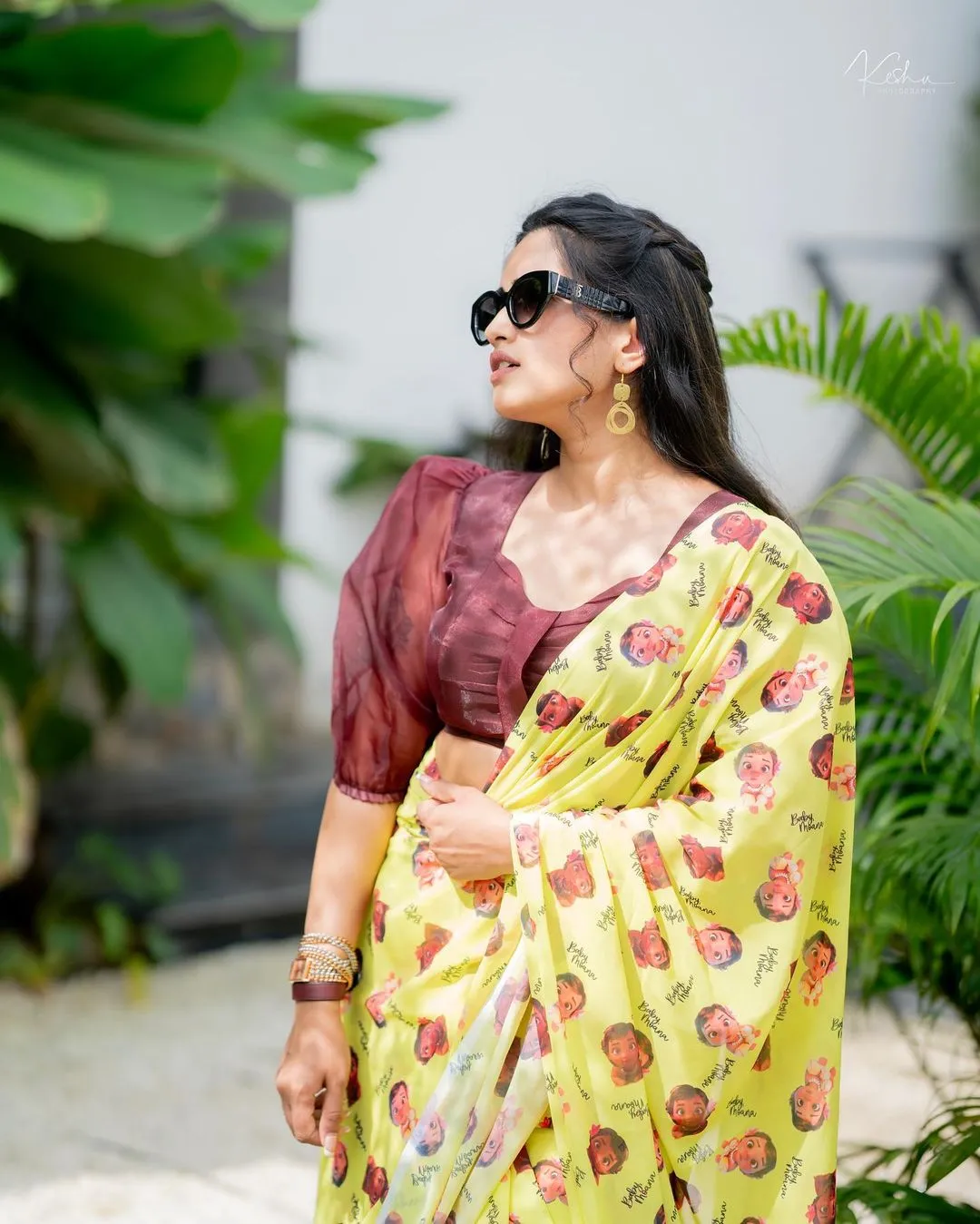 INDIAN TV ACTRESS SRAVANTHI CHOKARAPU IN YELLOW SAREE MAROON BLOUSE 6